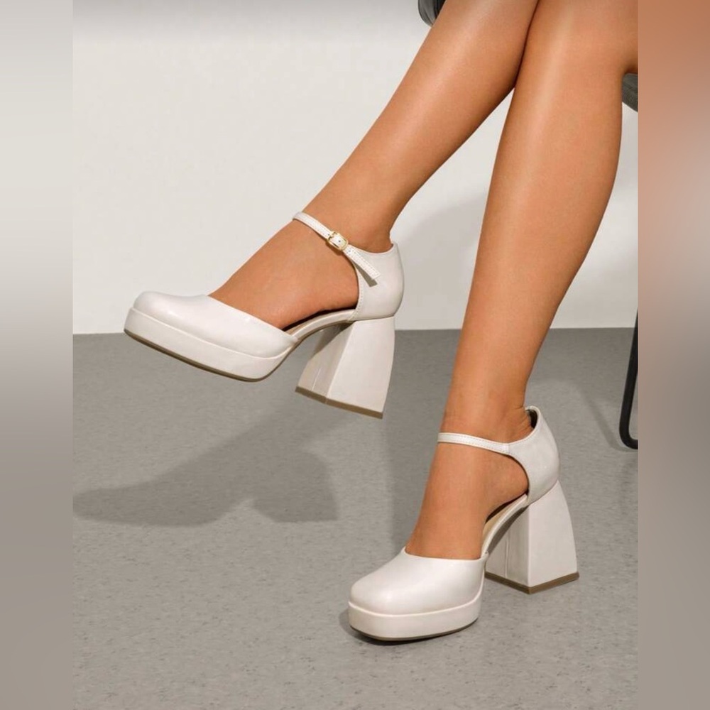 NWOB! Dream Pairs Off White Mary Jane Platform Block Heel Women's Shoes